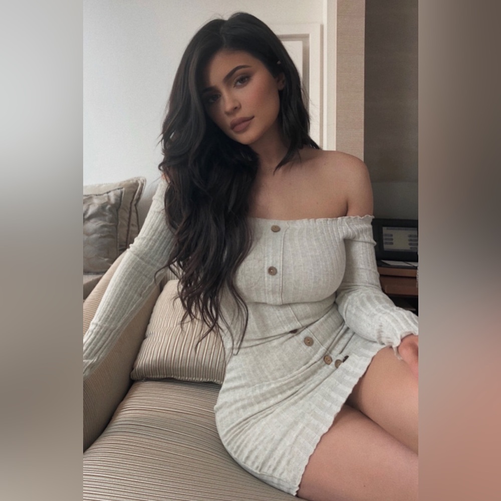 Fashion Nova x Kylie Jenner Jacklyn Off Shoulder Dress - M